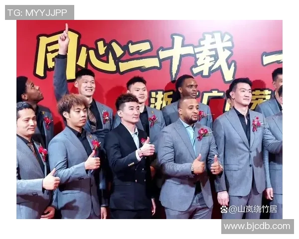 篮球明星西装下大巴的背后故事与赛场之外的精彩人生